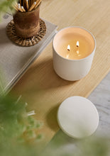 Load image into Gallery viewer, Circa 300g Cotton Flower & Freesia Soy Wax Candle